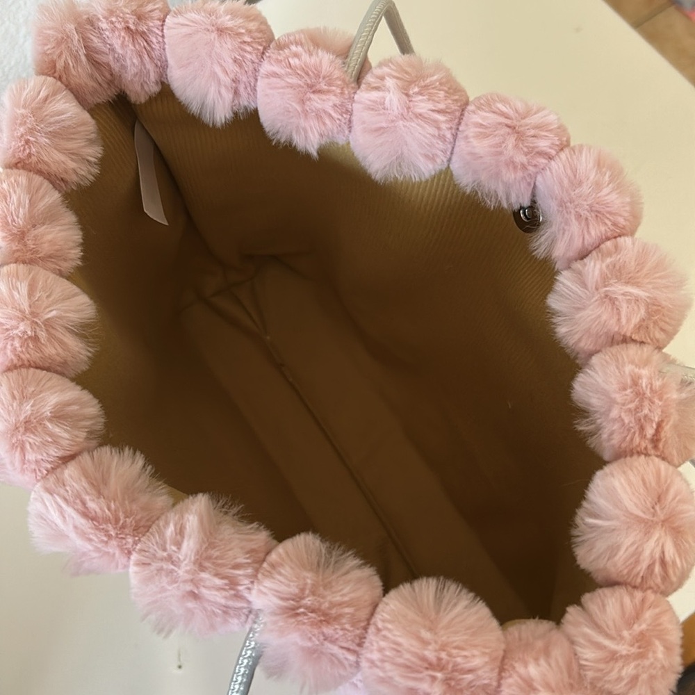 PRADA VIP GWP BAG - Picture 4 of 6